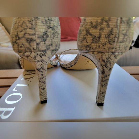 ANN TAYLOR Alaina Sandals, Lizard embossed leather - Picture 10 of 13